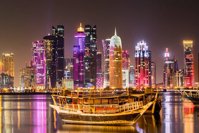 City Tour In Doha || Souq Waqif || Courniche || The Pearl,Katara - Souq Waqif: spice-scented alleys, shopping variety, and falcon-shop moments