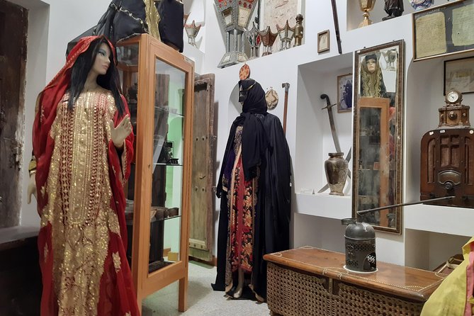 Cultural & Thrills: Sheikh Faisal Museum & Camel Race Adventure - Timing and heat: planning around when camel action is likely