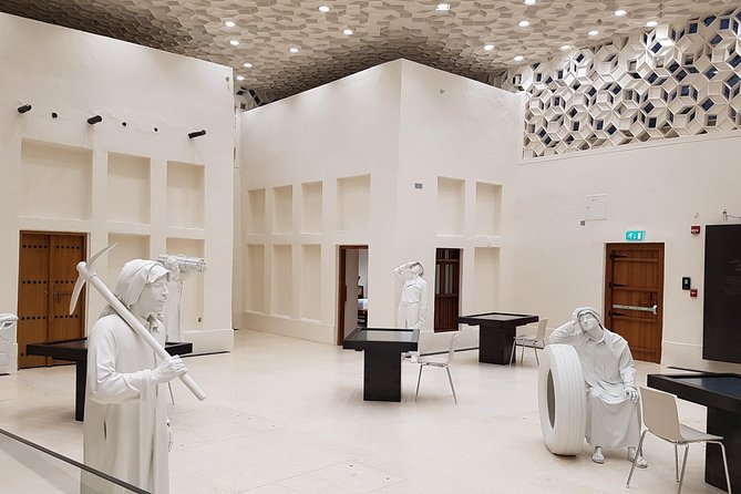 Doha Express City Tour With or Without Local meal - The Pearl Island: a modern Doha pause before the souk