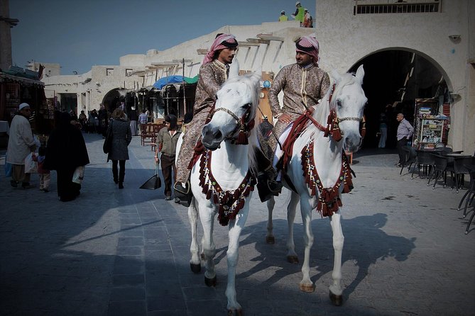 Doha: Iconic Sights, Culture & Museum of Islamic Art Tour - Stop 6: The Pearl Island, 20 minutes for the modern coastline contrast