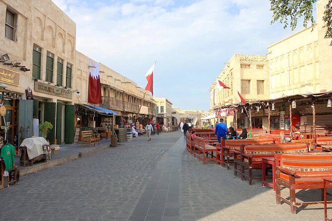 Doha: Night City Tour to Souq Waqif, Katara, and Pearl-Qatar - Souq Waqif after sunset: what to buy, what to notice, and when shops are open