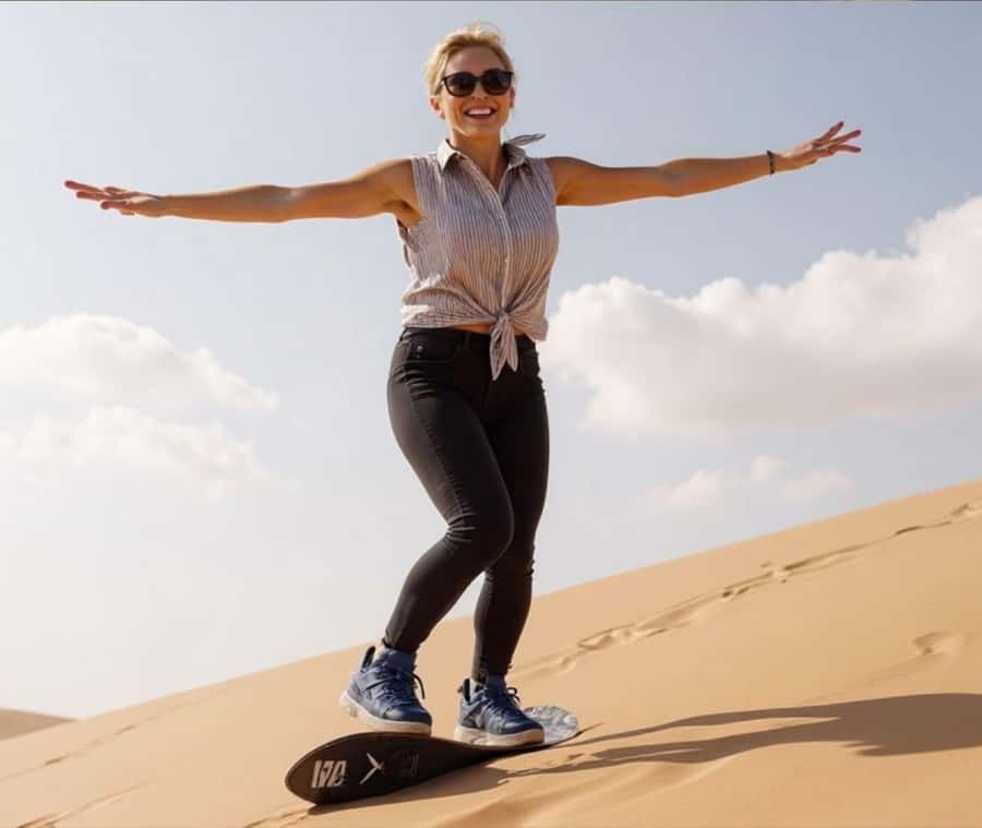 Doha: Night Inland Sea Desert Safari with Full Activities - Inland Sea Time: Photo Stops, Sandboarding, and Dune Fun
