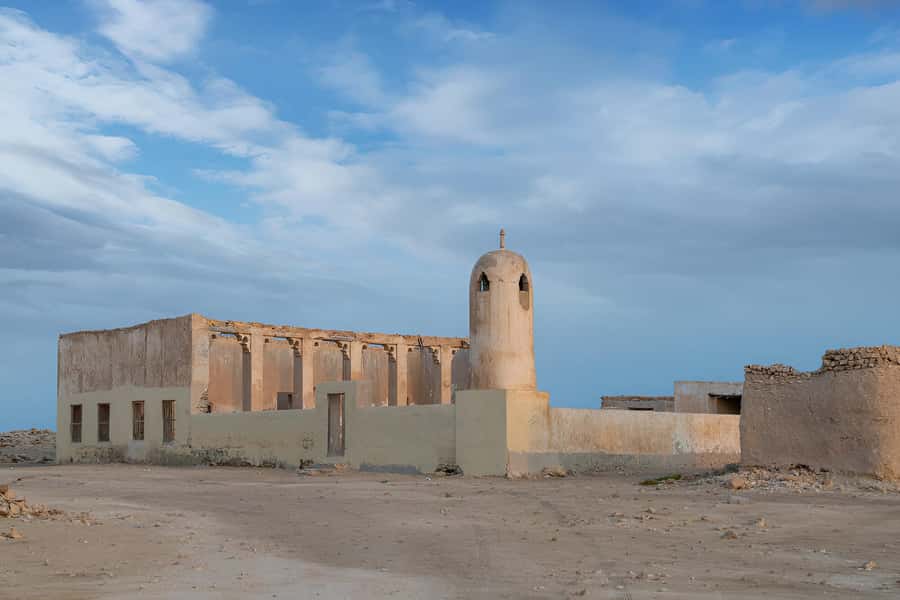 Doha North Qatar Tour Zubara Fort, Mangroves, Jumail Village - Guides and small-group pace: the difference between seeing and understanding