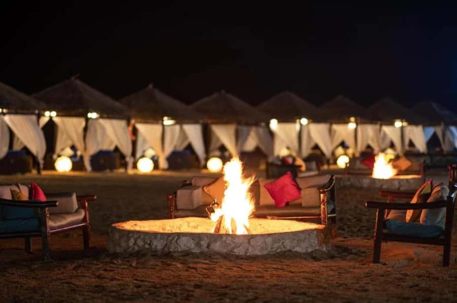 Doha: Overnight Desert Safari with 4x4 Ride and Camp Stay - Inland Sea Qatar visit: a surprising pause from dunes