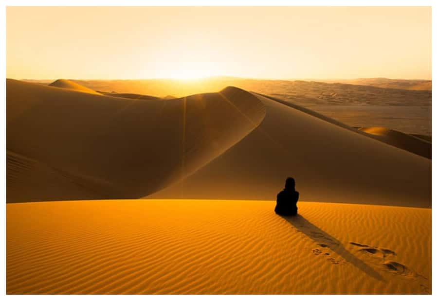 Doha: Overnight Desert Safari with 4x4 Ride and Camp Stay - Sandboarding, relaxing, and the best light for photos