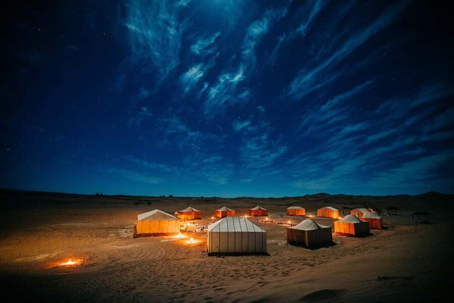 Doha: Overnight Desert Safari with Dinner and Breakfast - The Land Cruiser pickup and the scenic stops south of Doha