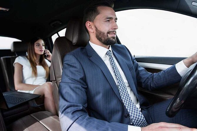 Doha, Qatar : Private Airport Transfer 24/7 - Mobile ticket and 24/7 availability: why that matters