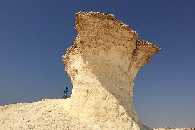 Doha West Qatar Richard Serra Sculpture, Mushroom Rock Tour - The guide, the vehicle, and why it makes the day easier