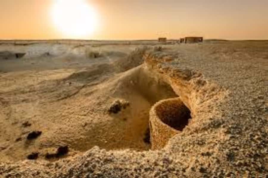 Explore Zekreet: Richard Serra Art & Mushroom Rock Wonders - Richard Serra desert sculpture: the walk that changes the whole view