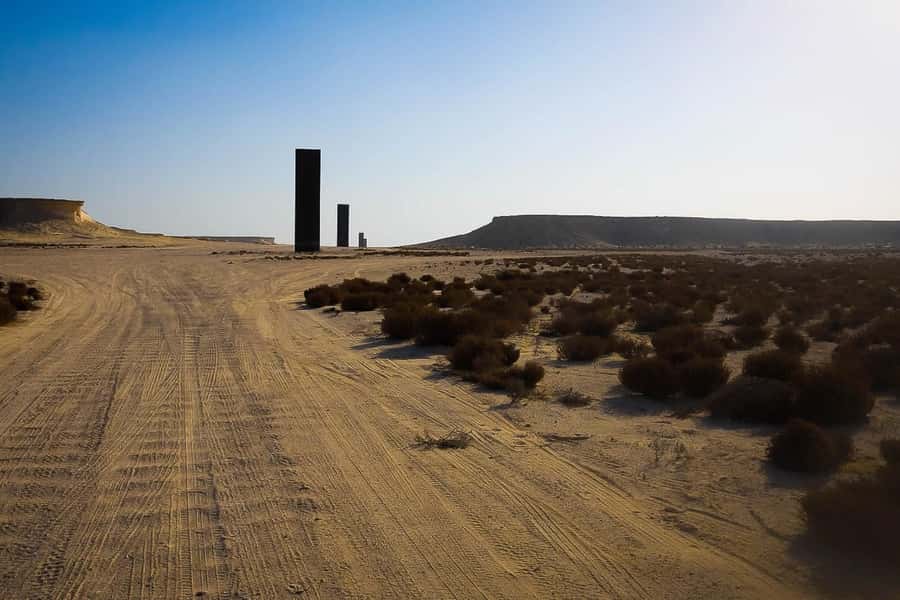 Explore Zekreet: Richard Serra Art & Mushroom Rock Wonders - Timing and comfort: how to dress and plan your body