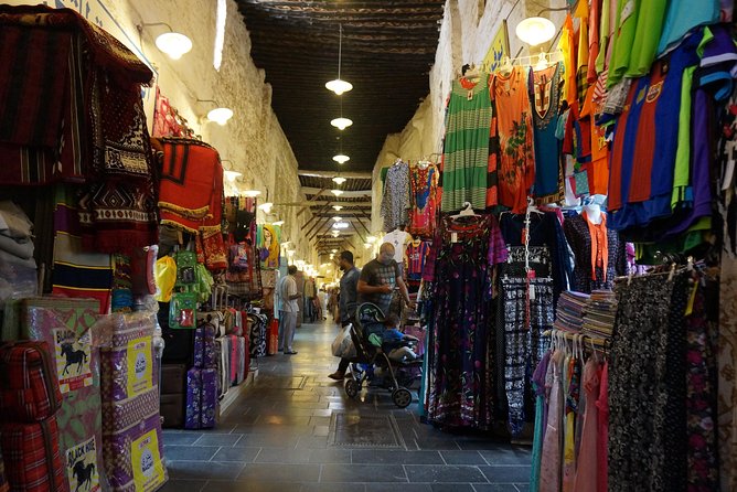 Private Doha Express Tour - Corniche walk and photo stop: the quick hit of waterfront Doha
