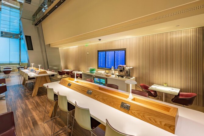 Qatar: Doha Hamad International Airport (DOH) Al Maha Lounge - Getting In Smoothly: The Lounge QR Code and Capacity Reality