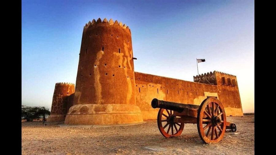 Qatar:North Tour, Purple island, zubara Fort, Jumail village - Pickup and the ride north in an air-conditioned vehicle
