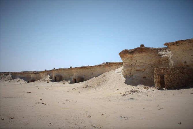 West Coast tour, Zekreet, Richard Serra Sculpture, Mushroom Rock Formation - The small-group difference, and why your guide matters